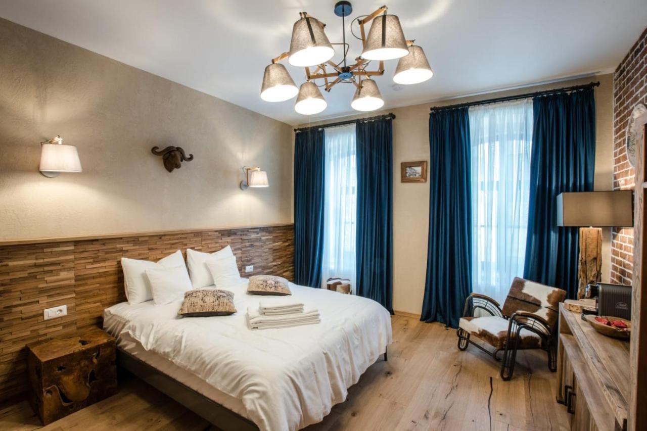 Acsa Inn Крайова Екстер'єр фото