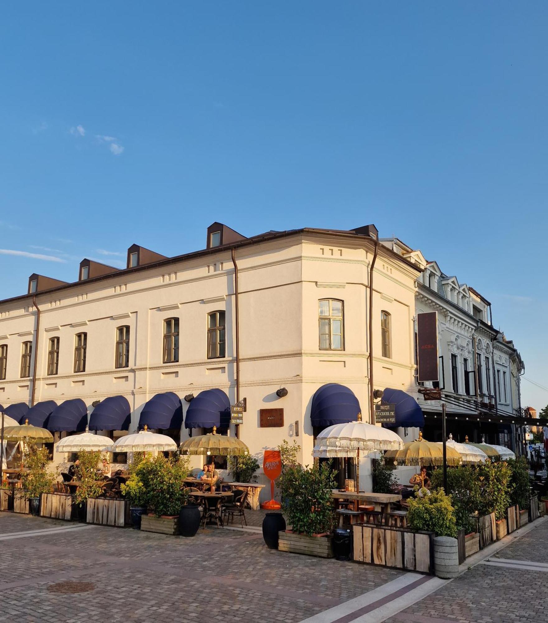 Acsa Inn Крайова Екстер'єр фото